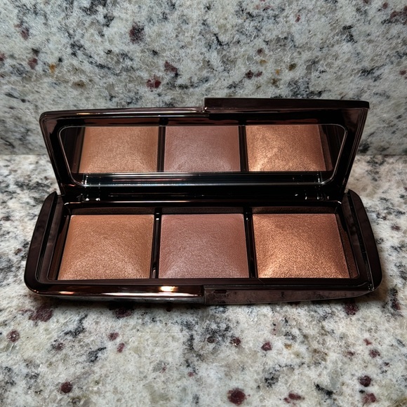 Hourglass Other - Hourglass Ambient Lighting Palette Volume 3